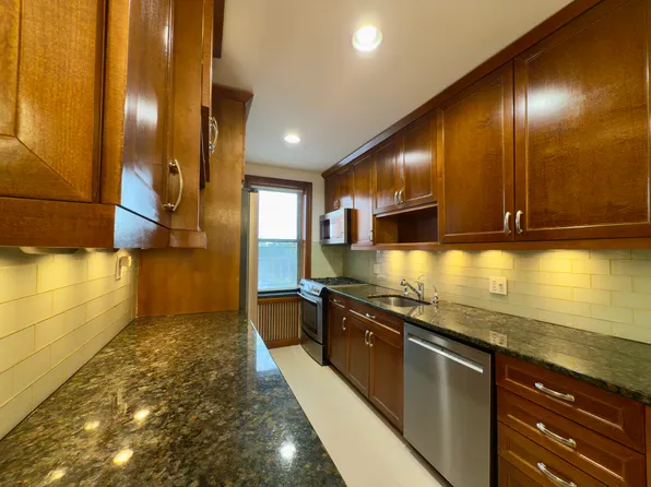 1119 Ocean Parkway image 6 of 26