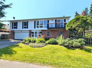 136 James Cummings Ave, Ottawa, ON K2H8E1