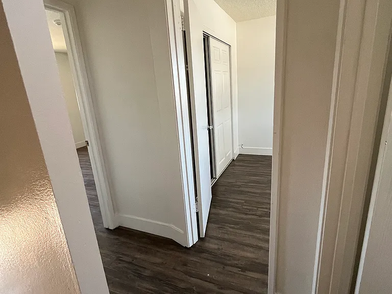 2560 Kenton Ct #1 — Photo 13