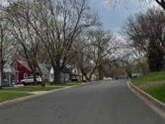 4th image of 2105 Highland Pl NE