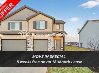 8221 N Berkley Ave, Kansas City, MO 64152