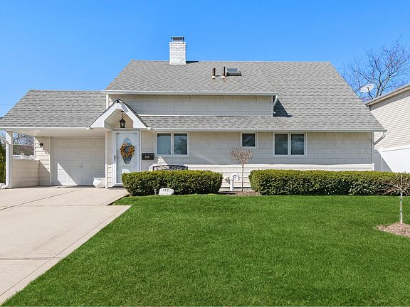 2nd image of 122 Sprucewood Dr