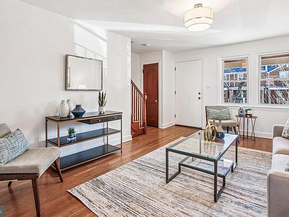 5th image of 1760 E St NE