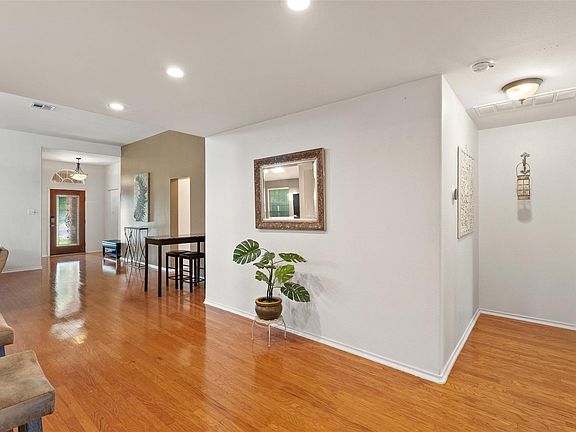 5th image of 1105 Delia Chapa Ln