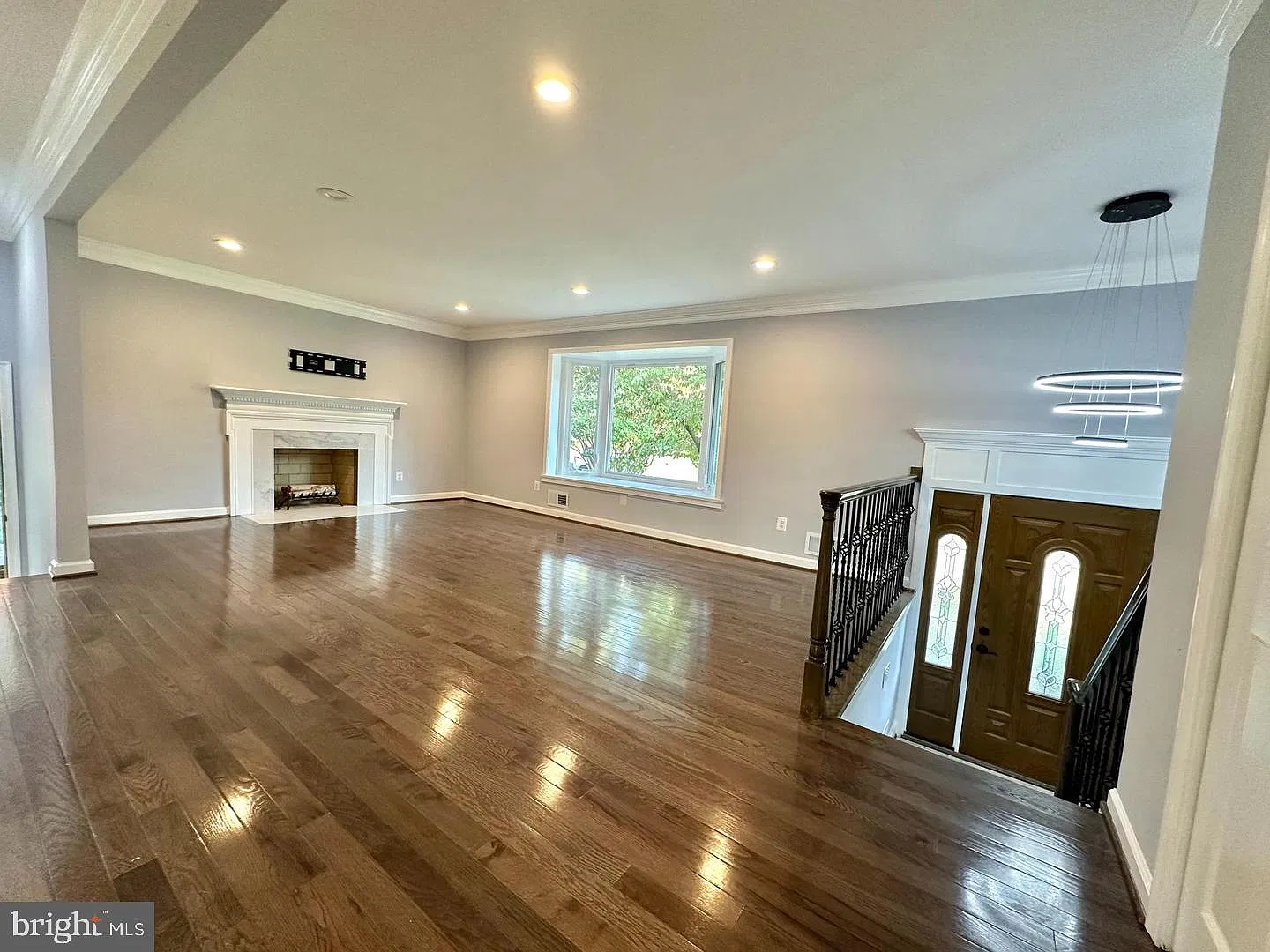 5 bed, 3.0 bath, 2332 sqft, $4,000 — Photo 4