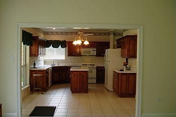 4th image of 329 Westwood Dr