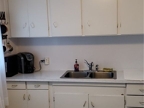 3rd image of 1349 Dora Ave