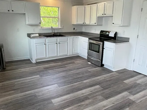 3124 Washington St, Bay Saint Louis, MS 39520
