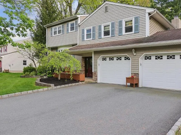 205 W Locust Ave, Edison, NJ 08820