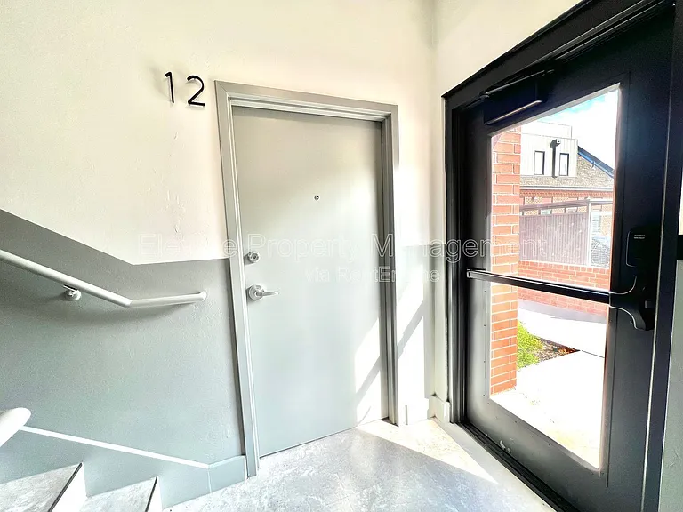1701 NW 12th St #12 — Photo 7