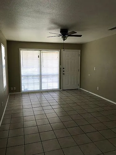 919 Evergreen Dr — Photo 6
