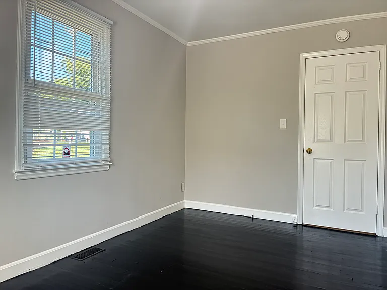 419 N Broad St — Photo 16