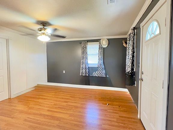 4th image of 707 Parker Rd