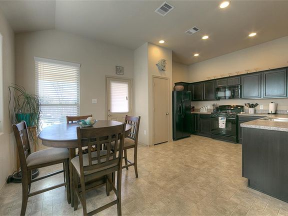 5th image of 9918 Sterling Place Dr