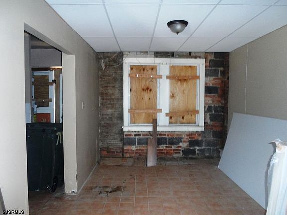 5th image of 719 Harris Pl