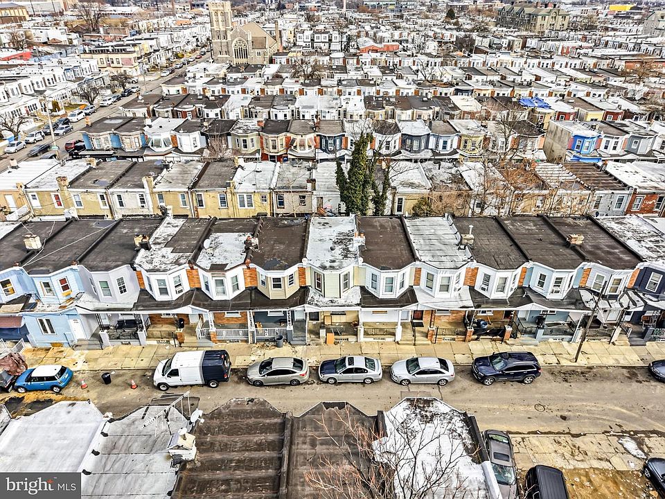 2nd image of 3453 Crystal St