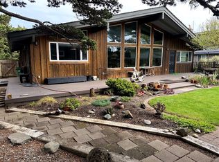 1010 Newport Ave SW, Bandon, OR 97411