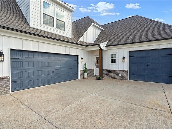 5th image of 290 Burrow Dr