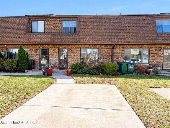 2nd image of 810 Sinclair Ave