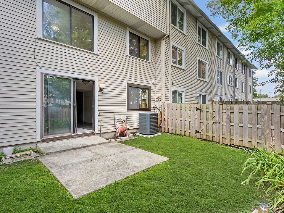 2nd image of 1974 Loomes Ave