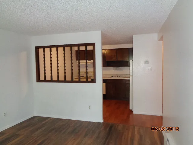 Wonderful 1 BR/1 BA 2nd floor condo in secured building! — Photo 4
