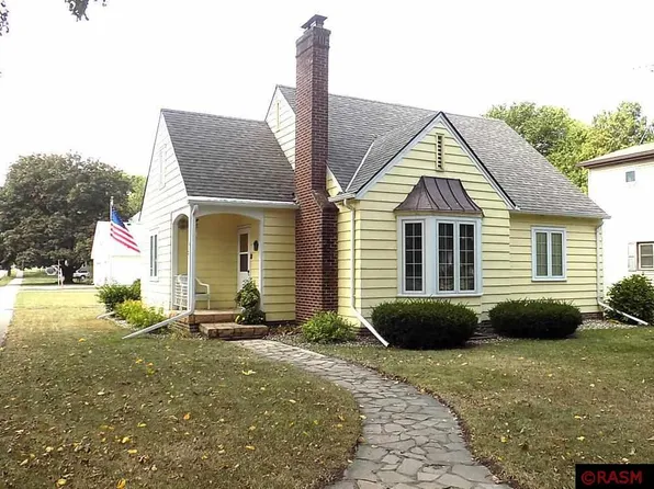 502 N Carver St, Winthrop, MN 55396