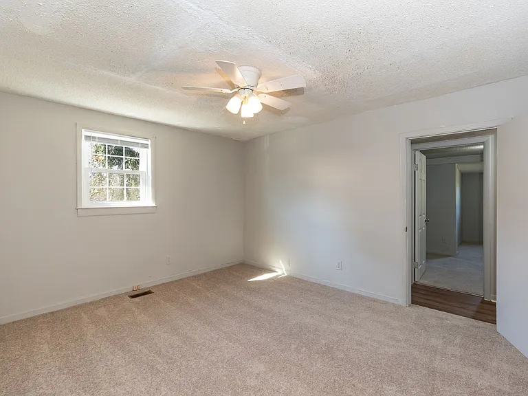 307 Olivia Ln — Photo 21