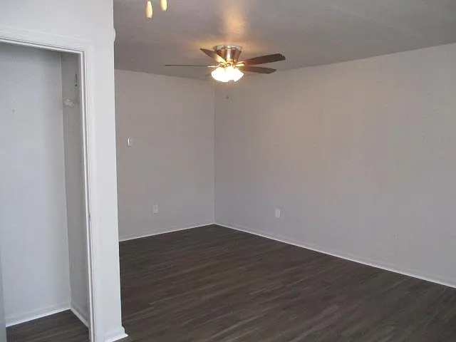 634 W 34th St #1 — Photo 13