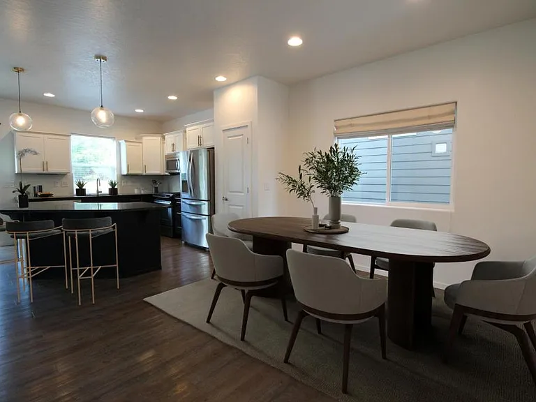 2551 W Sorbonne Dr — Photo 5