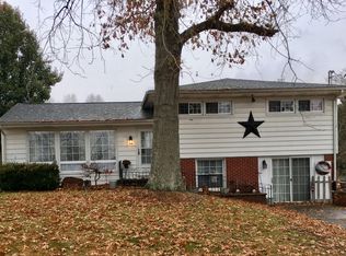 1211 Washington Gardens Cir, Washington, WV 26181