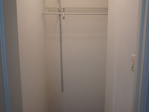 2nd image of 422-24 W Melrose St #424-15B