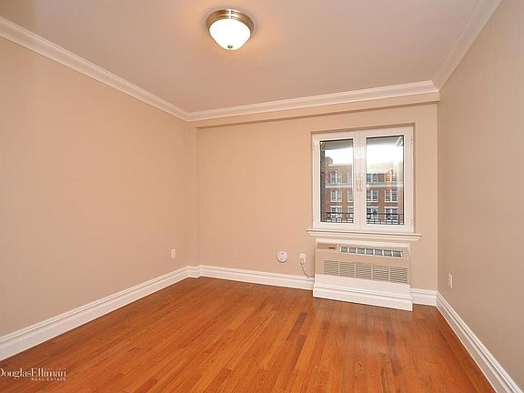 5th image of 2116 31st Ave APT 5B