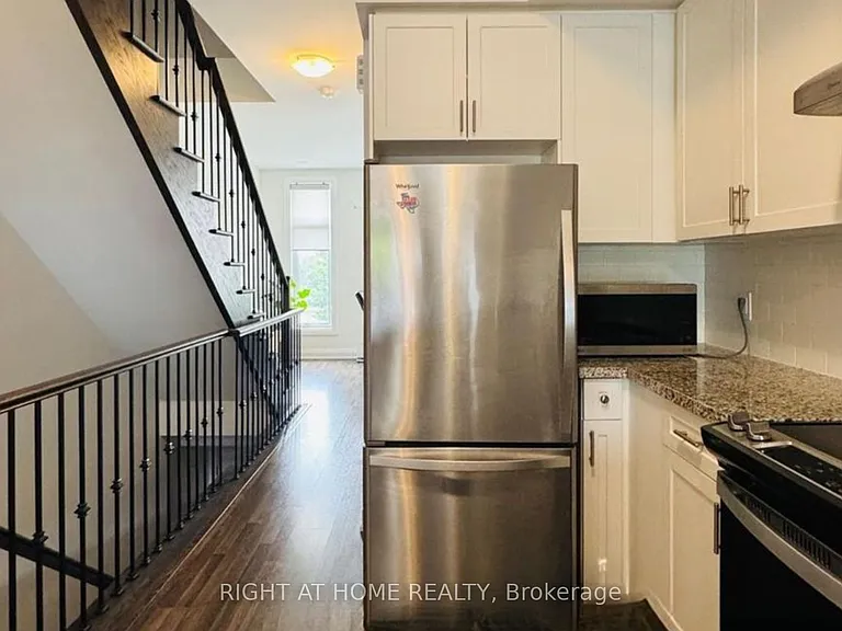 1758 Lawrence Ave W #1 — Photo 14