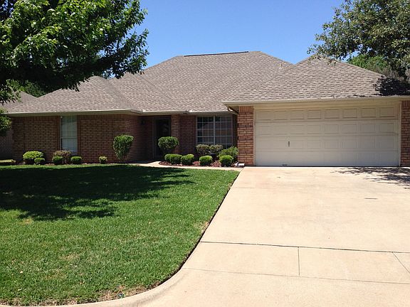 2nd image of 109 Downwood Dr