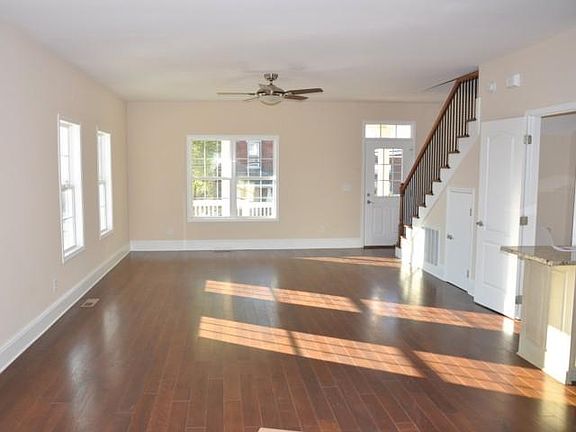 3rd image of 838 Palmetto St