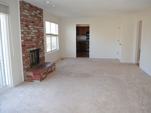3rd image of 1720 Dunraven Dr