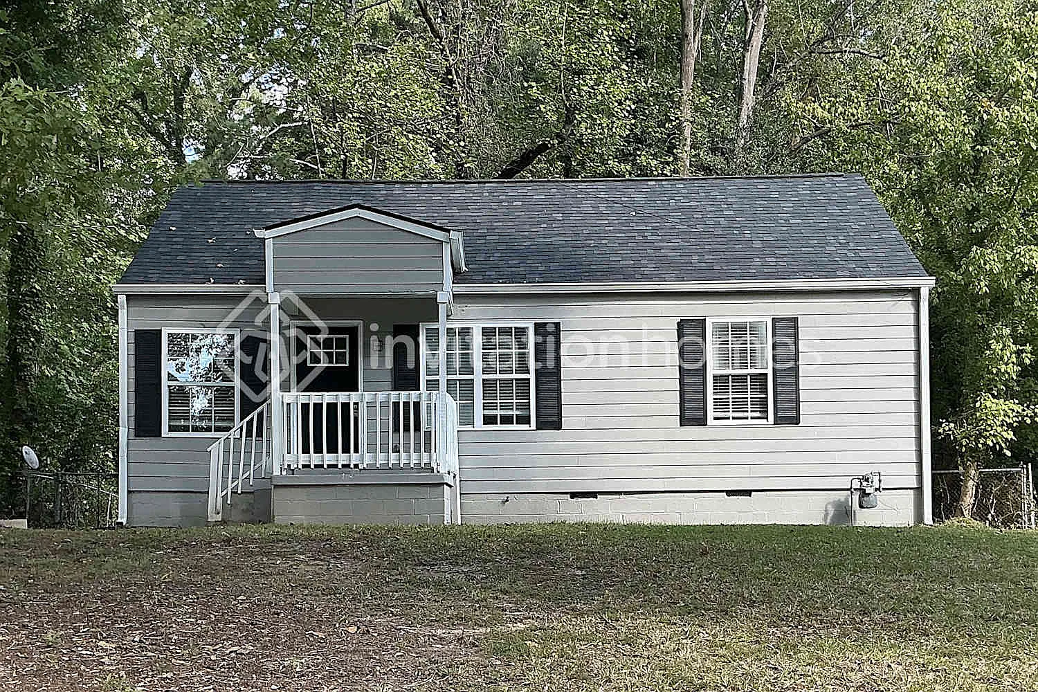 411 Forrest Ridge Dr Nw Atlanta, GA 30318 — Photo 1