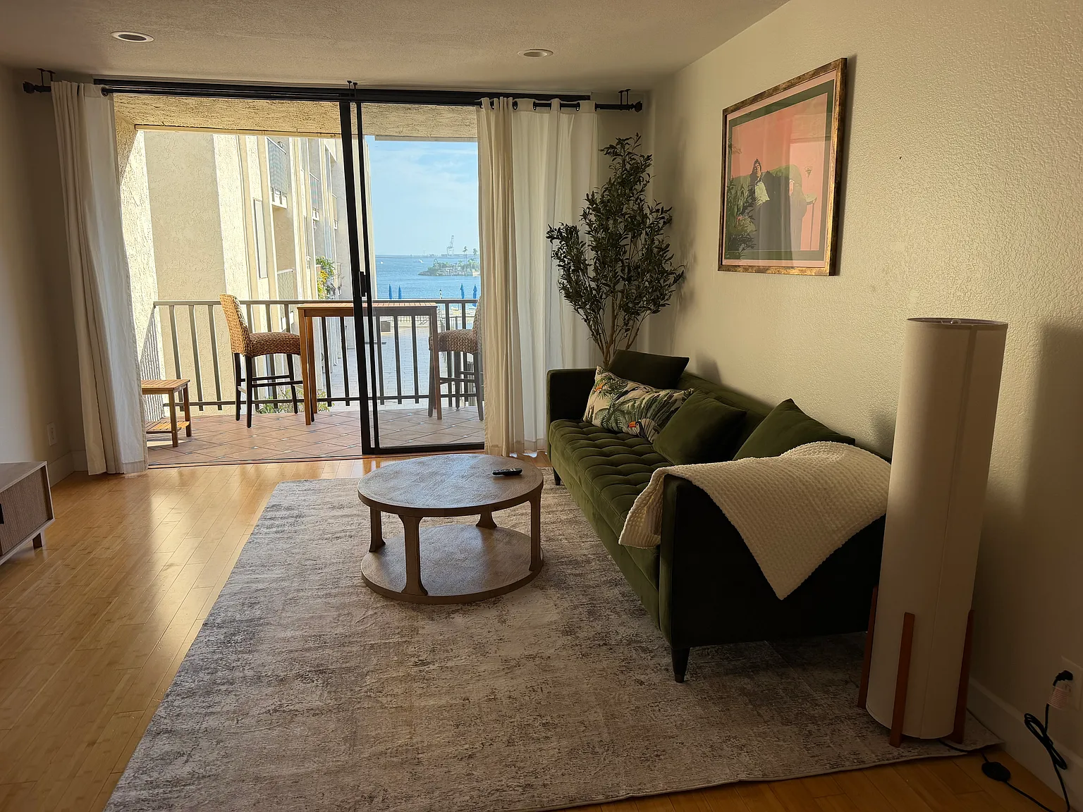 1 bed, 690 sqft, $3,600 — Photo 3