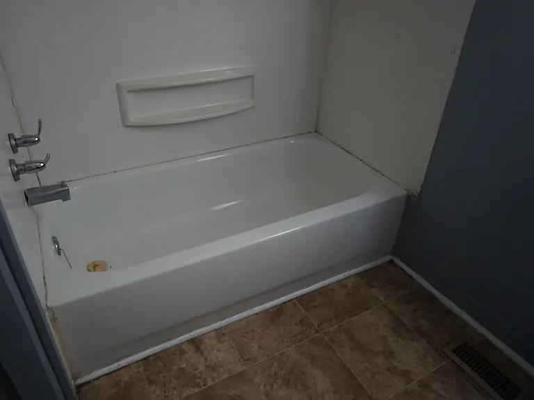 215 Evans St — Photo 7