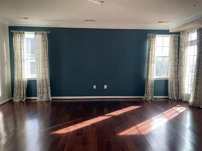 44037 Vaira Ter #290 — Photo 17