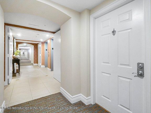 5th image of 651 Okeechobee Blvd APT 908
