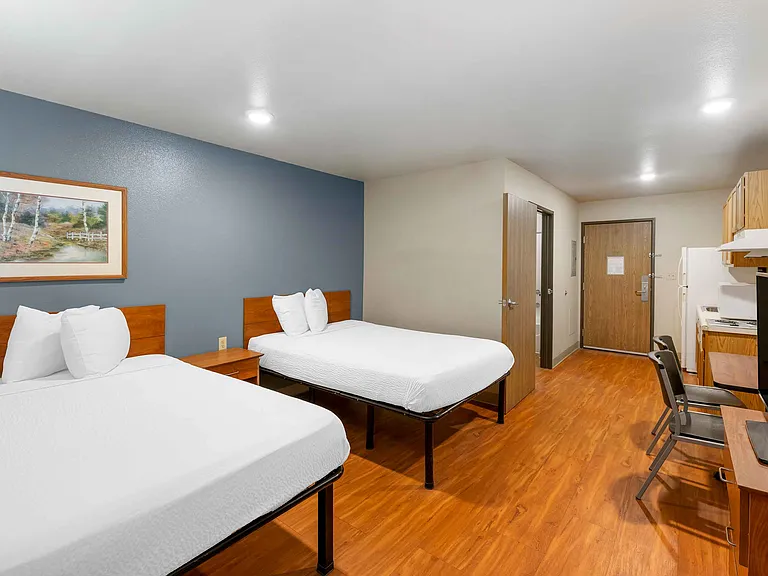 Studio Suite - 2 Full Beds