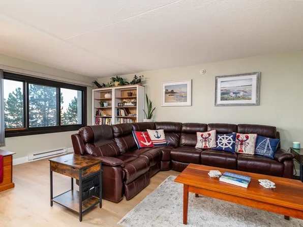 73 Broad Reach #M11, North Weymouth, MA 02191