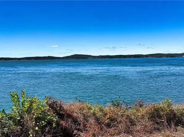 2 Cooks Point Rd #70, Campobello Island, NB E5E 1X8