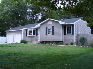 471 Renee Dr, Bayport, NY 11705