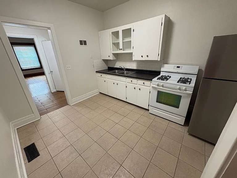 2917 Jackson St — Photo 23