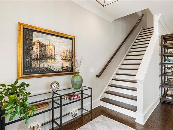 5th image of 128 Grand Cres