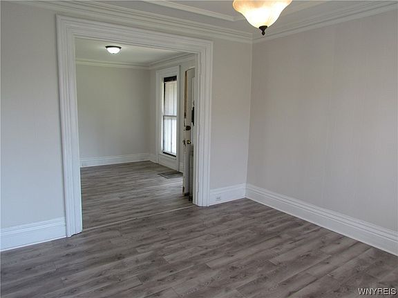 3rd image of 181 West Ave