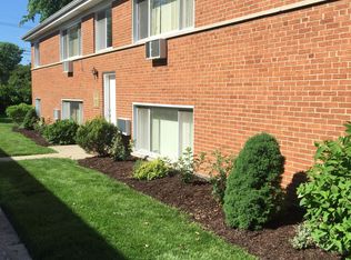 30 N Main St APT 2B, Glen Ellyn, IL 60137