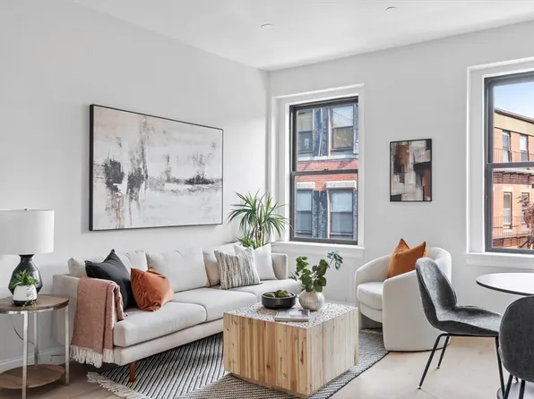 166 Salem St APT 3, Boston, MA 02113